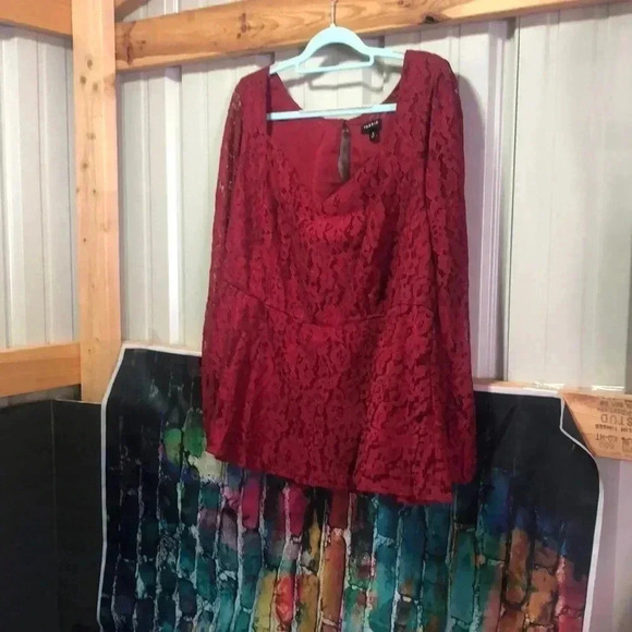 Torrid size 3 lined lace top dark red plus size - Picture 1 of 11